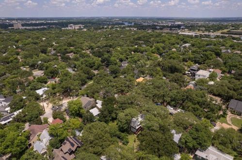 1806 Alta Vis Ave, Austin TX 78704-4350 exterior