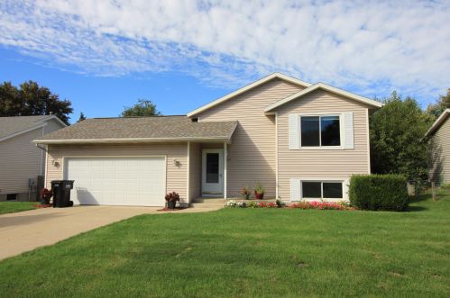 3073 Boone Ave, Wyoming, MI