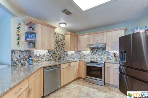 32070 Jay Bird Ln, Spring Branch TX exterior