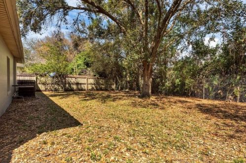 8718 Fish Lk Rd, Tampa FL 33619-4967 exterior