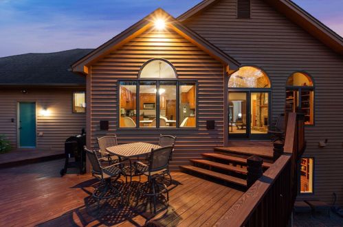 4429 Dorchester Dr, Saint Paul MN 55129-9570 exterior