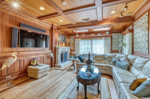 29 Arista Dr, Huntington Station NY 11746-4912 exterior