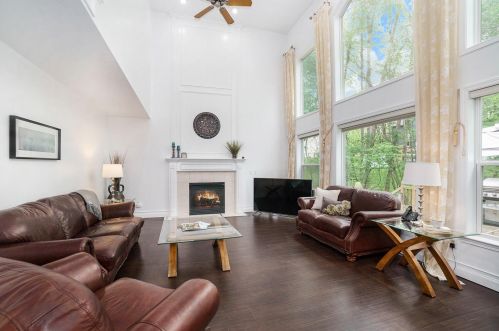 1697 Drayton Ct, Kalamazoo, MI 49002-7298