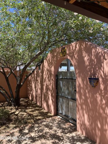 209 Lester St, Tucson AZ 85705-6551 exterior