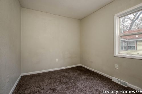 3125 6th St, Meskegon MI  49444-2844 exterior