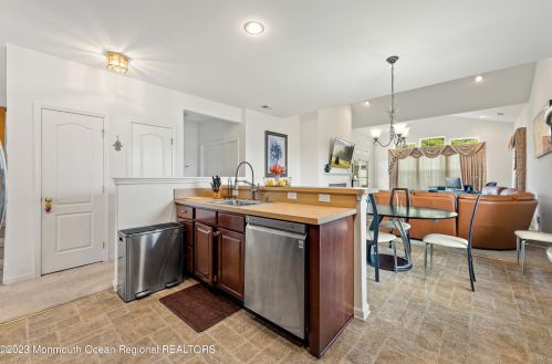 168 Huntington Dr, Jackson Twp NJ 08527-4789 exterior