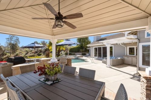 31030 Avenida Del Reposo, Temecula CA 92591-1716 exterior