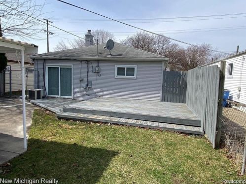 4621 Dudley St, Dearborn Heights MI  48125-2607 exterior