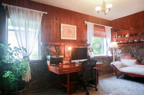 3415 Kaohinani Dr, Honolulu HI 96817-1040 exterior