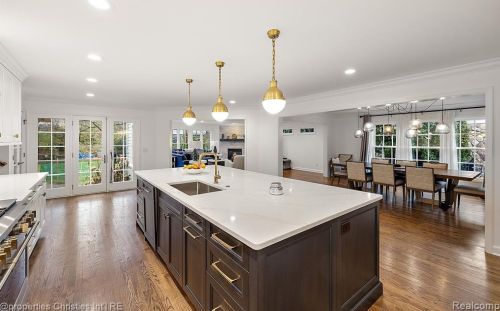 1174 Lakeside Dr, Bham MI 48009-1381 exterior