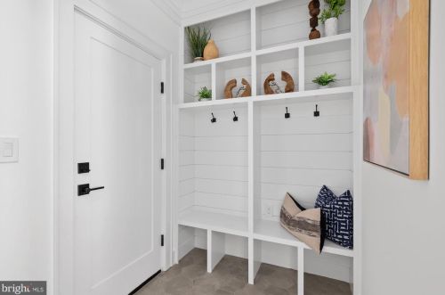 5805 Beech Ave, Bethesda MD  20817-3407 exterior