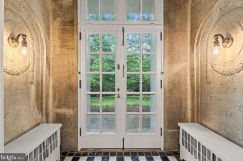 6424 City Ave, Philadelphia PA 19151-2410 exterior