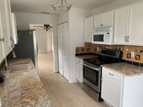 1350 Rivergreen Cir, Fort Pierce FL  34952-4131 exterior