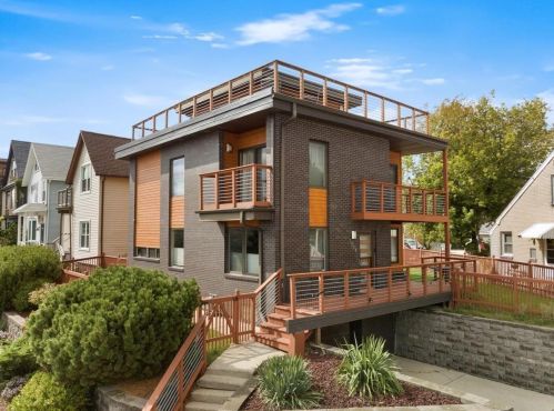 2001 Booth St, Milwaukee WI 53212-3403 exterior