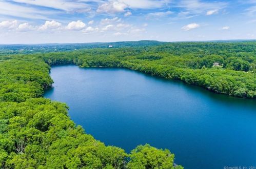 68 Waterman St, Killingly, CT 06239-4241