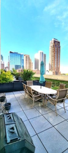 1255 State St, Chicago IL 60605-1928 exterior