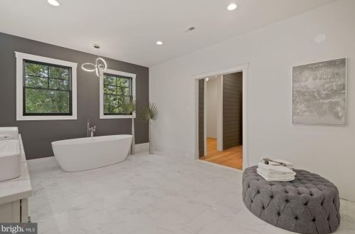 6516 Beverly Ave, Mc Lean VA 22101-5222 exterior