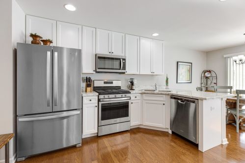 232 Wild Mdw Ln, Bull Valley IL 60098-7624 exterior