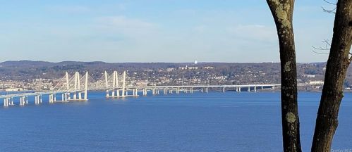 108 Rdg Rd, Valley Cottage NY 10989-2465 exterior