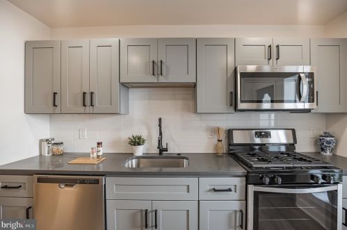 365 Daly St, Philadelphia PA  19148-3306 exterior