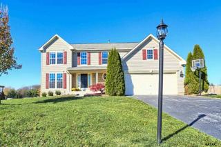 328 El Vista Dr, Hanover, PA 17331-8465