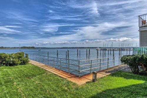 24 Deepwater Way, Bronx NY 10464-1450 exterior