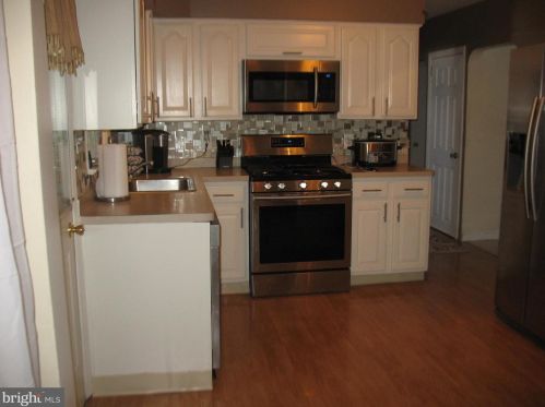 116 Lakeside Blvd, Trenton NJ 08610-1503 exterior