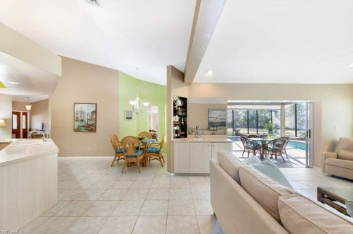 1815 Princess Ct, Naples FL 34110-1001 exterior