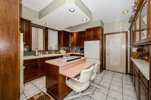 5654 Spaulding Ave, Chicago IL 60651-4139 exterior