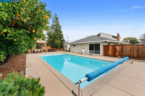 4075 Nulty Dr, Concord CA 94521-1810 exterior