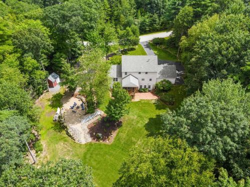 7 Hampshire Hills Dr, Concord, NH 03304-4919