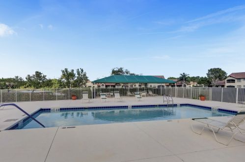 8366 Mooring Cir, Boynton Beach FL 33472-2308 exterior