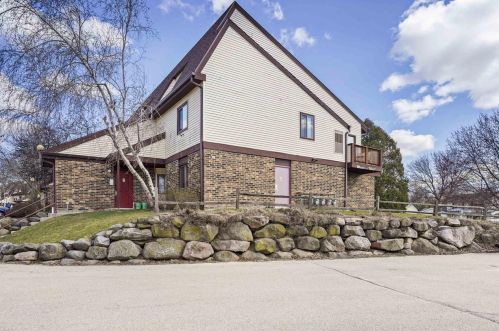 1025 Sunnyvale Ln, Madison WI  53713-3369 exterior