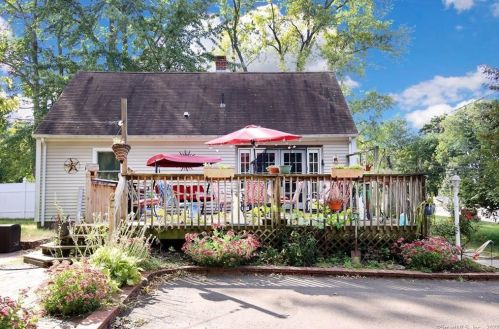 161 Elm St, Enfield CT 06082-3627 exterior