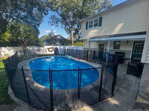 11 Camelot Dr, Norwalk CT 06850-2413 exterior