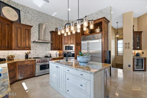 8038 38th Pl, Phoenix AZ  85042-9621 exterior