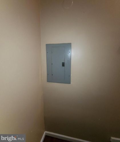 2101 Marshall St, Philadelphia PA 19122-1406 exterior