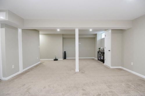 41 Windermere Vlg Rd, Ellington CT exterior