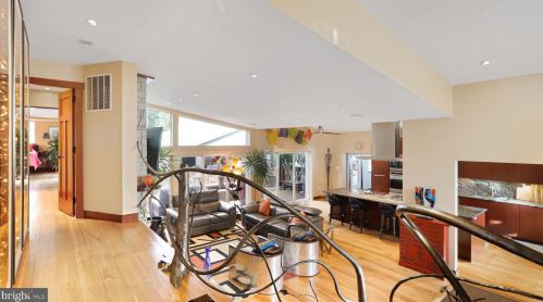 4512 Dolphin Ln, Alexandria VA 22309-3110 exterior