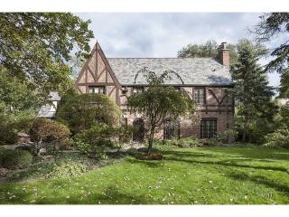 885 Elm Pl, Glencoe, IL 60022-1412