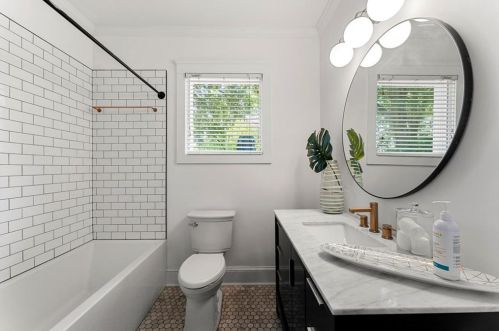 772 Holmes St, Atlanta GA 30318-7621 exterior