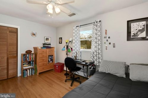 8901 Vly Frg Dr, Alexandria VA exterior