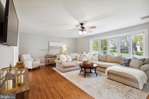 304 Pheasant Dr, Huntingdon Valley PA  19006-3038 exterior