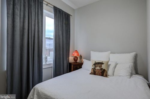 934 Ellsworth St, Philadelphia PA 19146-3010 exterior