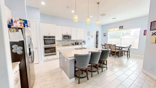 898 Curtis St, Fort Pierce FL 34983-1935 exterior