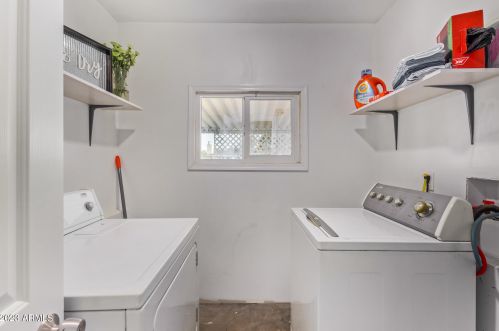 6501 20th Ave, Phoenix AZ  85015-1504 exterior