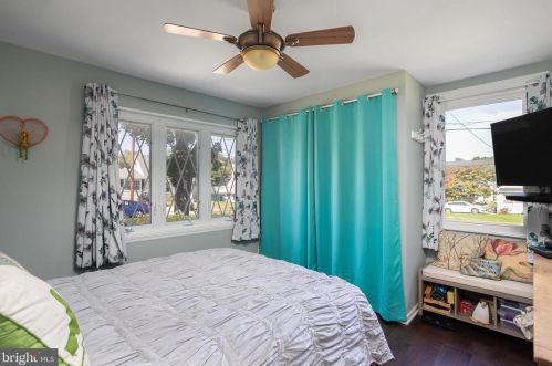 29 Soloff Dr, Trenton NJ 08610-4225 exterior