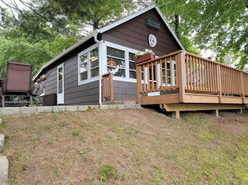 8 Arnold Ln, Killingly CT 06241-1515 exterior