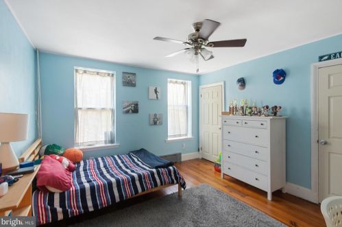 205 Carpenter St, Philadelphia PA 19146-2516 exterior