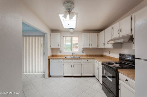 721 Rio San Pedro, Green Valley AZ 85614-3928 exterior